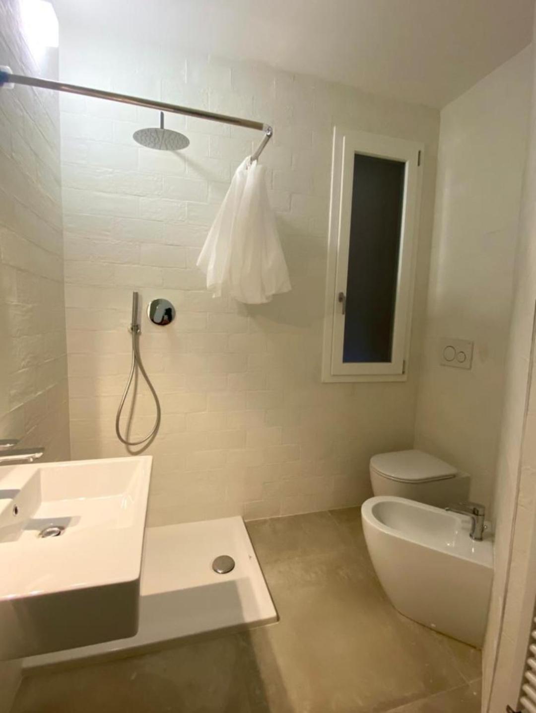 Farolfi Apartments Galliera ボローニャ 部屋 写真